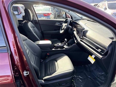 Used 2023 Kia Sportage SX image 9