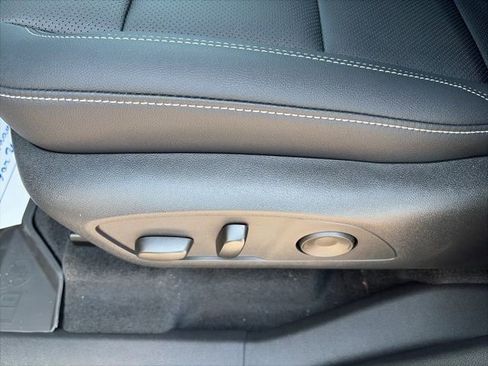 New 2026 Chevrolet Traverse LT w/ LPO, Floor Liner Package image 18