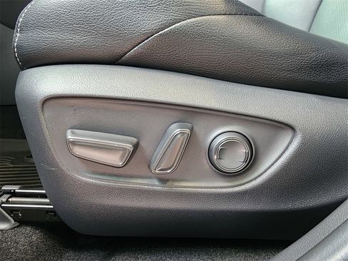 Used 2024 Toyota RAV4 SE image 15