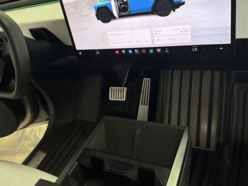 Used 2024 Tesla Cybertruck AWD Crew Cab image 45