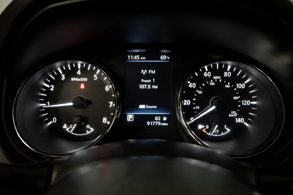 Used 2020 Nissan Rogue S w/ Special Edition Package FWD image 13