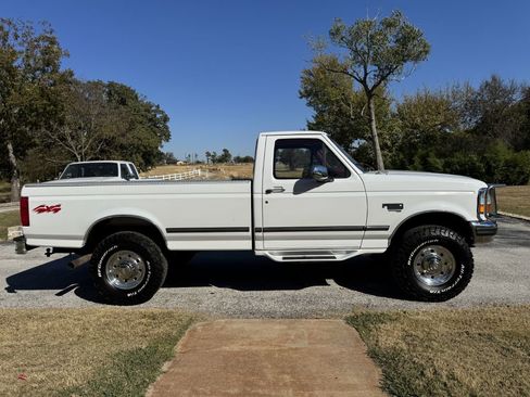 Used 1997 Ford F250 4x4 Regular Cab Heavy Duty image 8