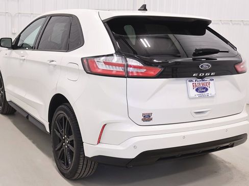 Certified 2023 Ford Edge ST-Line w/ Cargo Accessory Package image 8