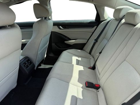 Used 2018 Honda Accord EX image 15