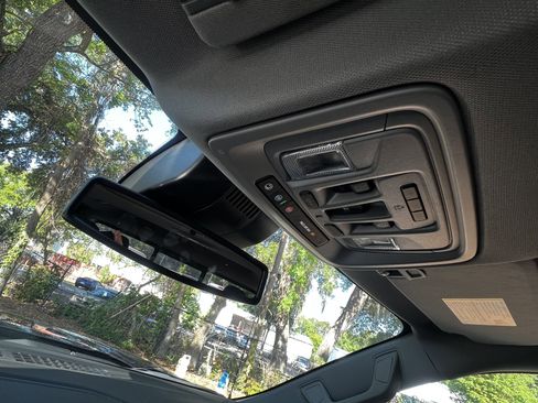 Used 2025 GMC Sierra 1500 SLT w/ SLT Premium Plus Package image 27