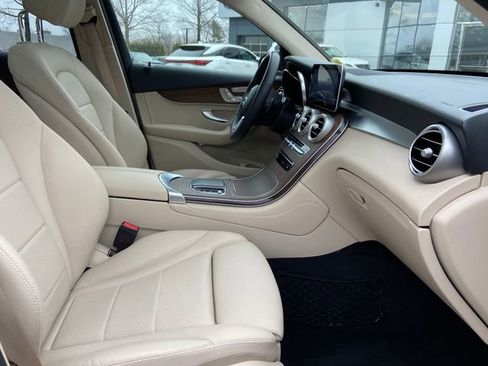 Used 2020 Mercedes-Benz GLC 300 4MATIC image 26
