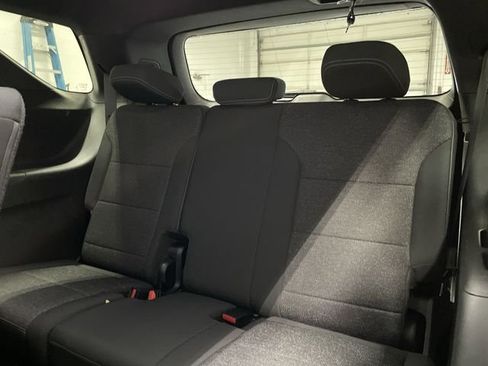 Certified 2025 Chevrolet Traverse LT image 17