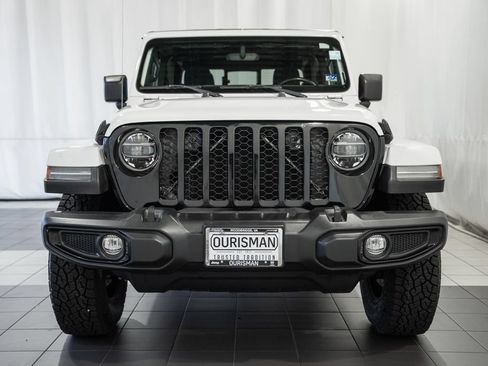 Certified 2022 Jeep Gladiator Mojave AWD/4WD image 2