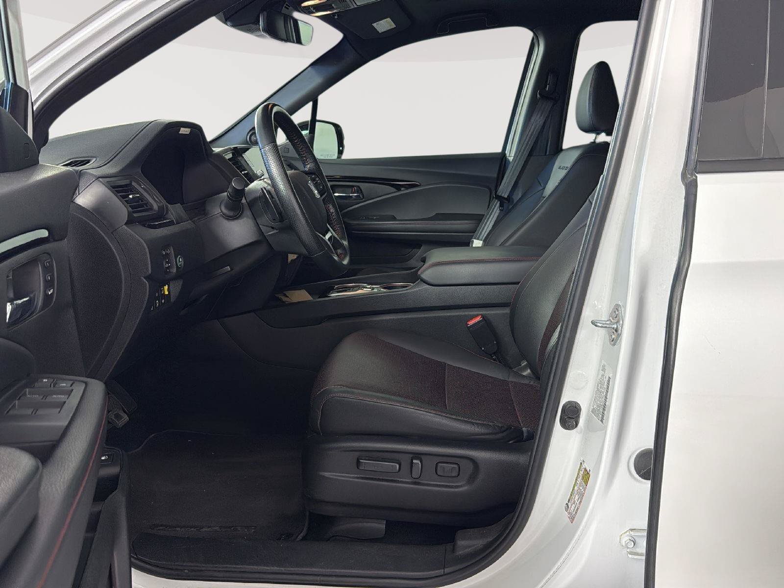 Used 2024 Honda Ridgeline Black Edition image 5
