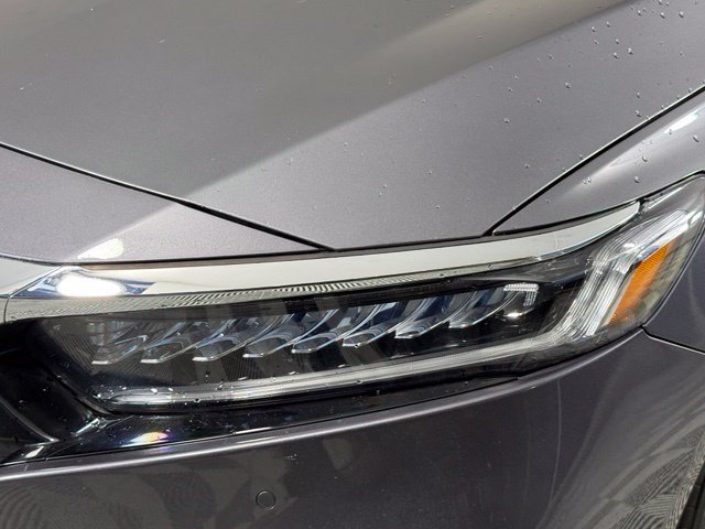 Used 2020 Honda Accord Touring image 11