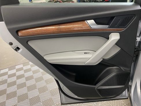 Used 2021 Audi Q5 2.0T Premium Plus w/ Premium Plus Package image 18