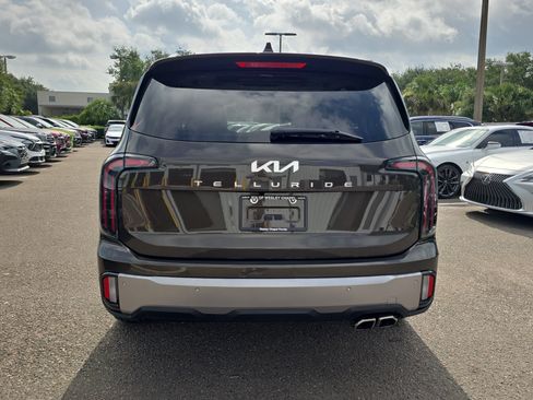 Certified 2025 Kia Telluride SX w/ SX Captain's Chair Package FWD image 7