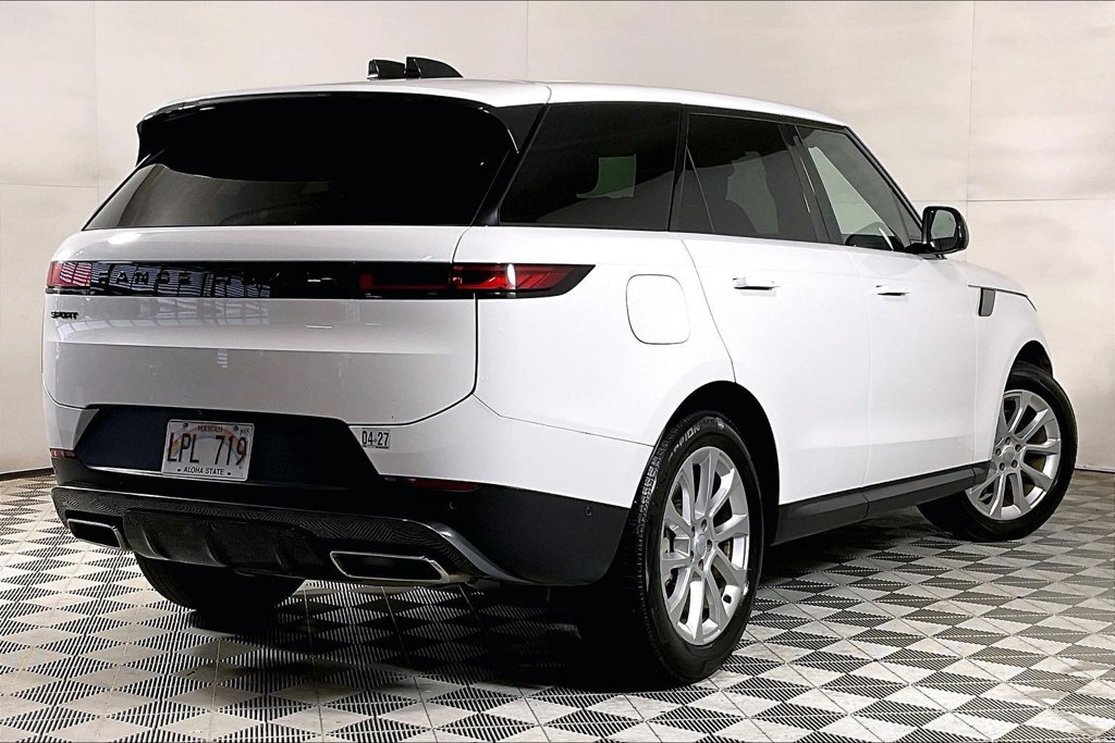 Used 2025 Land Rover Range Rover Sport SE AWD/4WD image 10