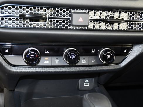 Certified 2025 Honda HR-V Sport image 28