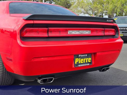 Used 2010 Dodge Challenger SRT8 w/ SRT Option Group II RWD image 8