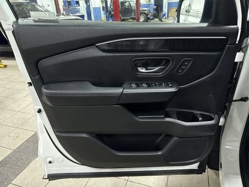 Used 2024 Honda Pilot Elite image 35