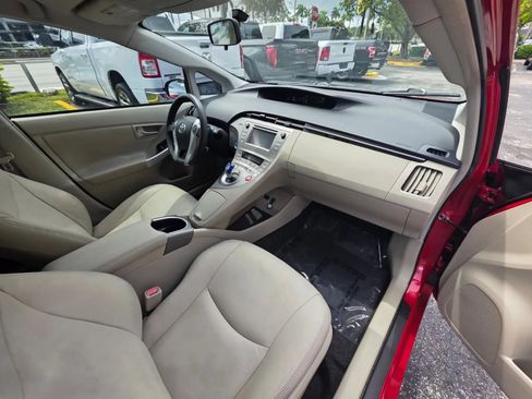 Used 2014 Toyota Prius Two FWD image 15