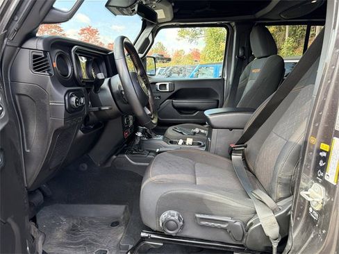 Used 2024 Jeep Gladiator Mojave w/ Convenience Group image 9