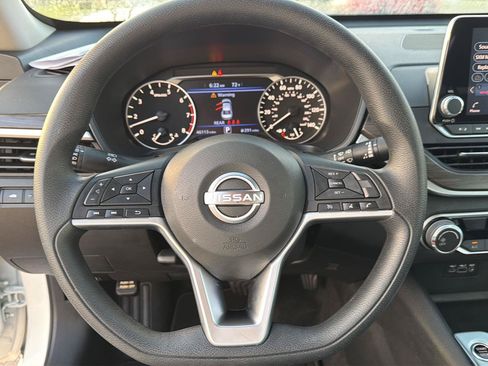 Used 2025 Nissan Altima 2.5 SV FWD image 20