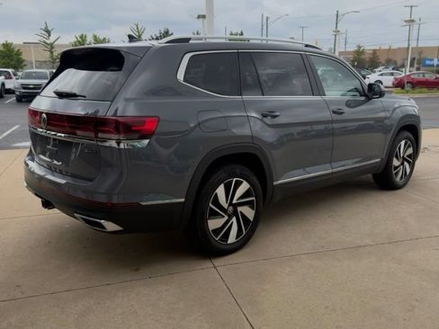 Used 2025 Volkswagen Atlas SEL AWD/4WD image 5