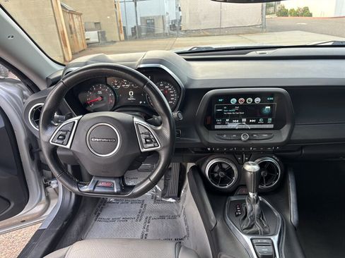 Used 2018 Chevrolet Camaro SS image 13