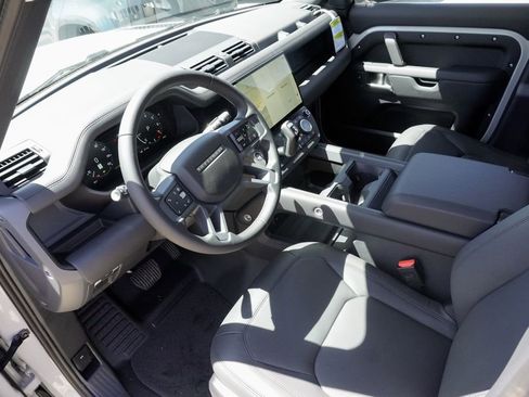 New 2026 Land Rover Defender 110 X-Dynamic SE AWD/4WD image 18