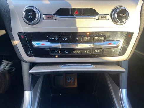 Used 2023 Ford Explorer XLT w/ Equipment Group 202A image 24