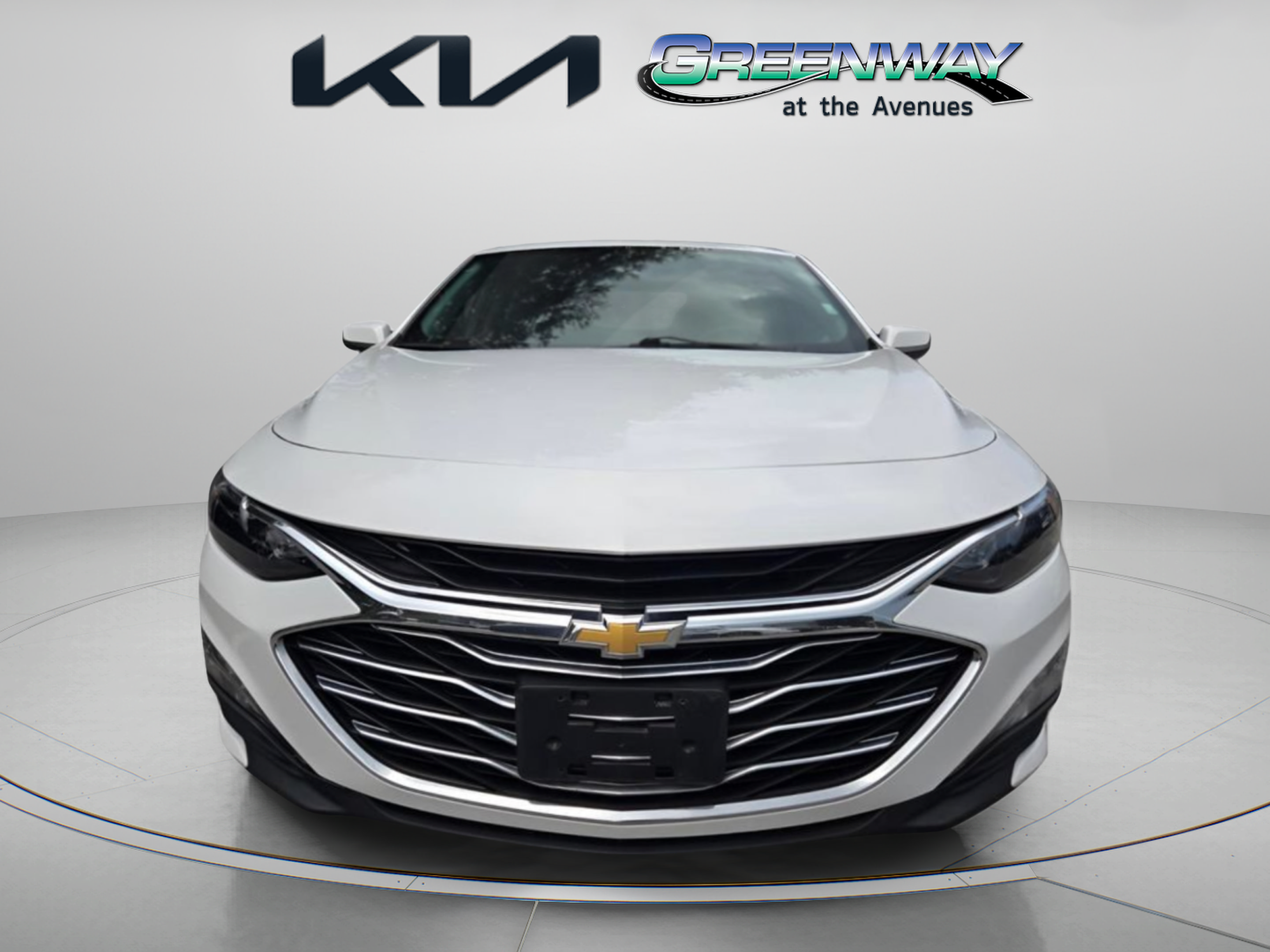 Used 2023 Chevrolet Malibu LT FWD image 2