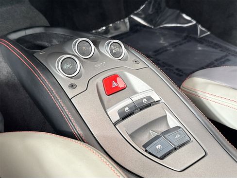 Certified 2013 Ferrari 458 Spider Base image 14