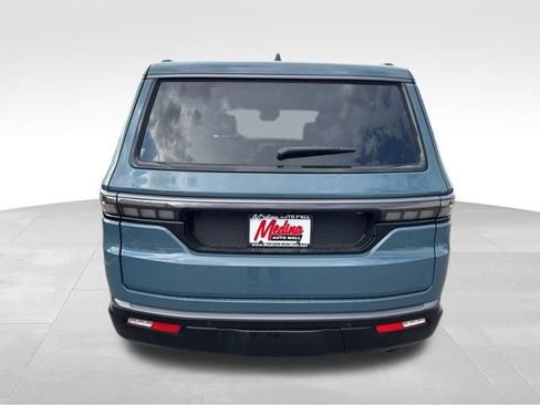 Used 2026 Jeep Grand Wagoneer Limited AWD/4WD image 6
