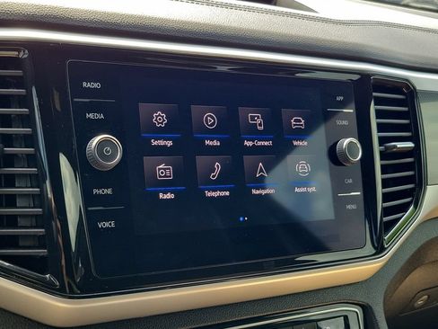 Used 2023 Volkswagen Atlas Cross Sport SE w/ Black Wheel Package FWD image 24