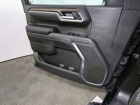 Used 2025 Chevrolet Silverado 1500 LT image 34