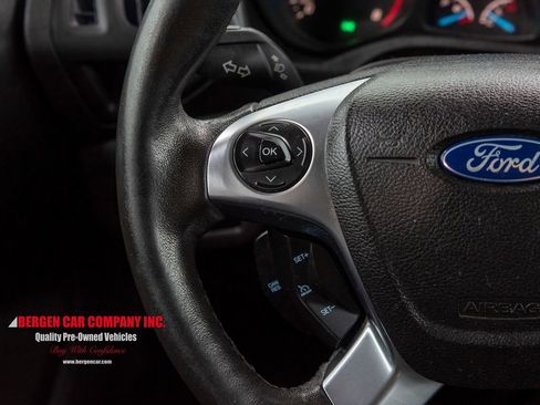 Used 2017 Ford Transit Connect XLT image 17