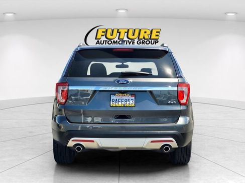 Used 2017 Ford Explorer XLT w/ Equipment Group 202A AWD/4WD image 5