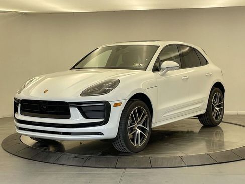 New 2026 Porsche Macan image 1