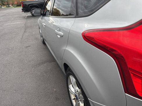 Used 2014 Ford Focus SE w/ SE Winter Package image 24