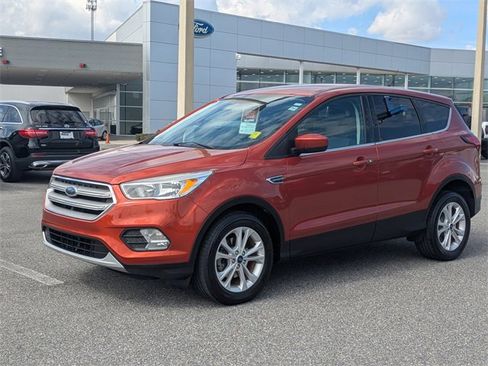 Certified 2019 Ford Escape SE image 8