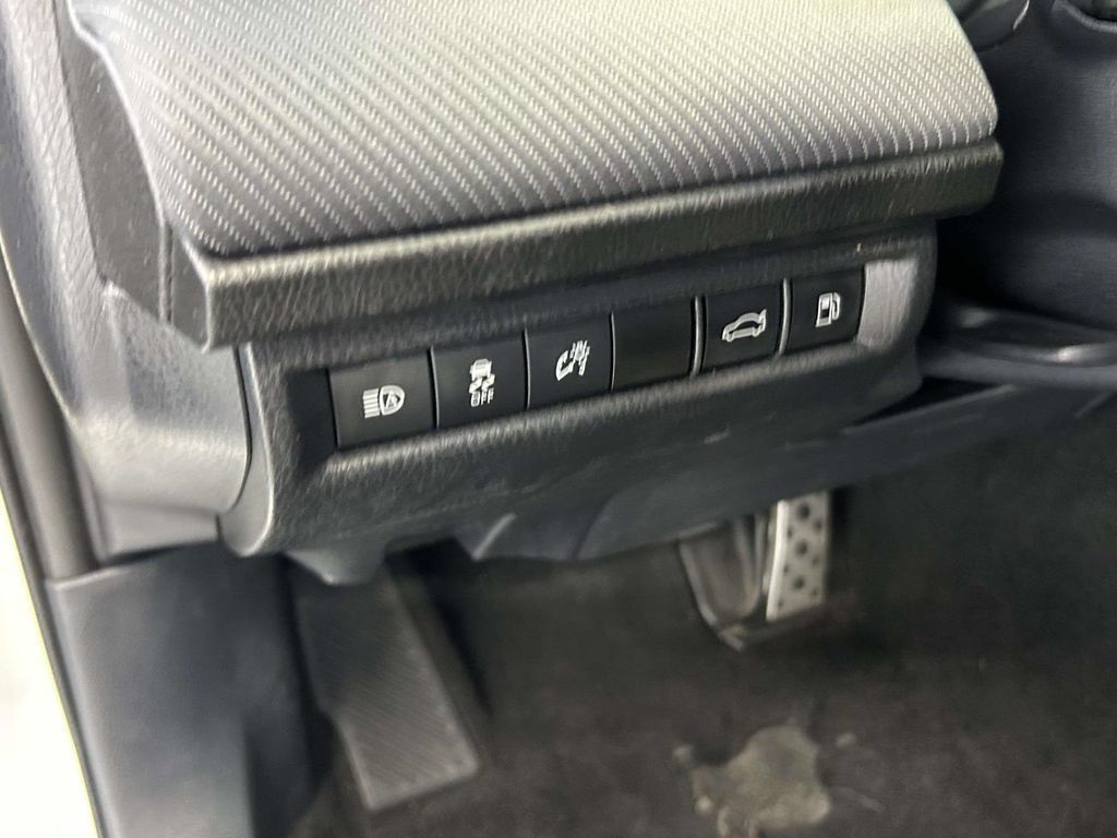 Certified 2025 Toyota Camry SE FWD image 18