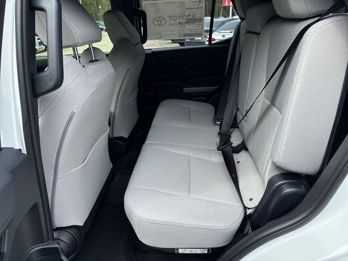 New 2026 Toyota 4Runner SR5 AWD/4WD image 16