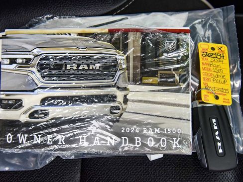 Used 2024 RAM 1500 Laramie AWD/4WD image 21