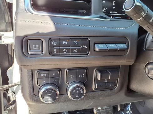 Used 2024 GMC Yukon Denali Ultimate AWD/4WD image 25