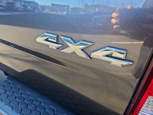 Used 2017 RAM 1500 Express image 9