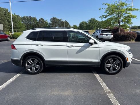 Used 2021 Volkswagen Tiguan SE AWD/4WD image 2