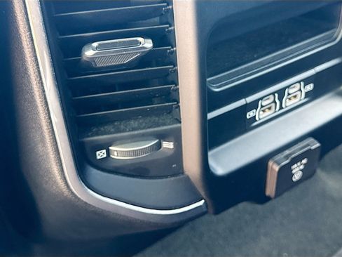 Used 2023 RAM 1500 Laramie AWD/4WD image 28
