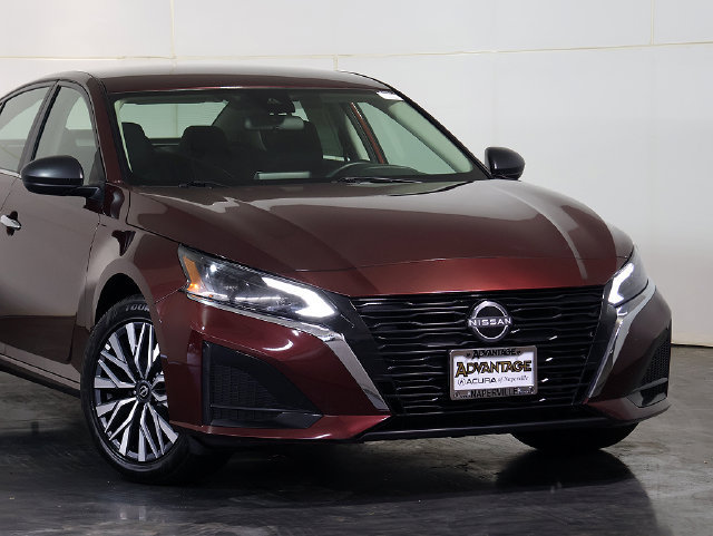 Used 2025 Nissan Altima 2.5 SV AWD/4WD image 5