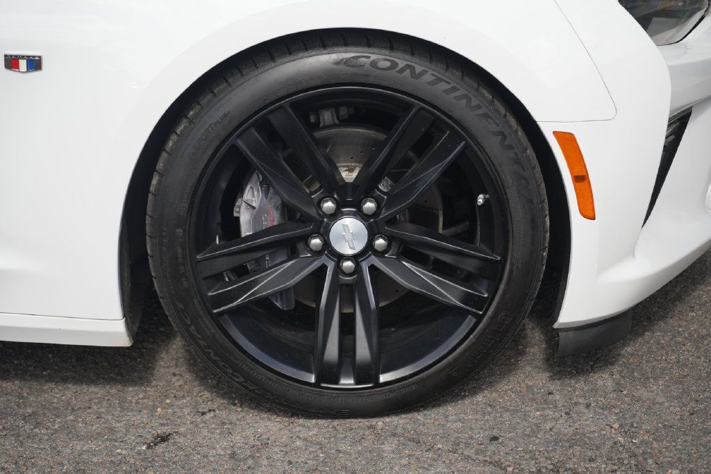 Used 2018 Chevrolet Camaro SS RWD image 11