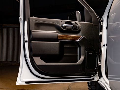 Used 2023 Chevrolet Silverado 3500 High Country image 31