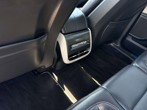 Used 2024 Lincoln Nautilus Reserve w/ Equipment Group 202A image 10