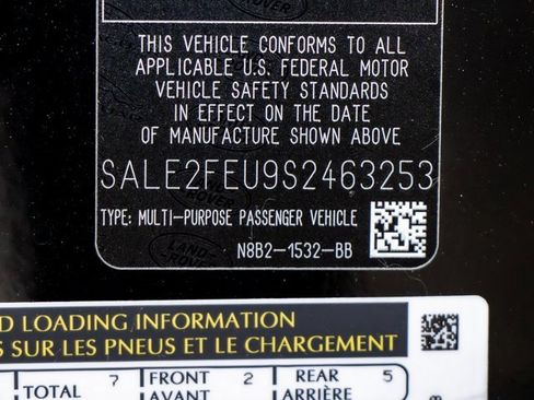 Used 2025 Land Rover Defender 130 X-Dynamic SE image 24