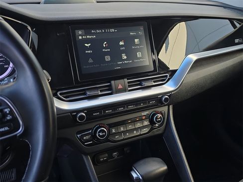 Used 2020 Kia Niro LXS image 22